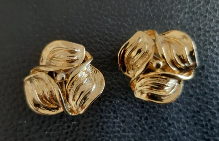 Superbe parure collier, bracelet et boucles d'oreilles assortis motif feuilles en métal doré. - photo numéro 13