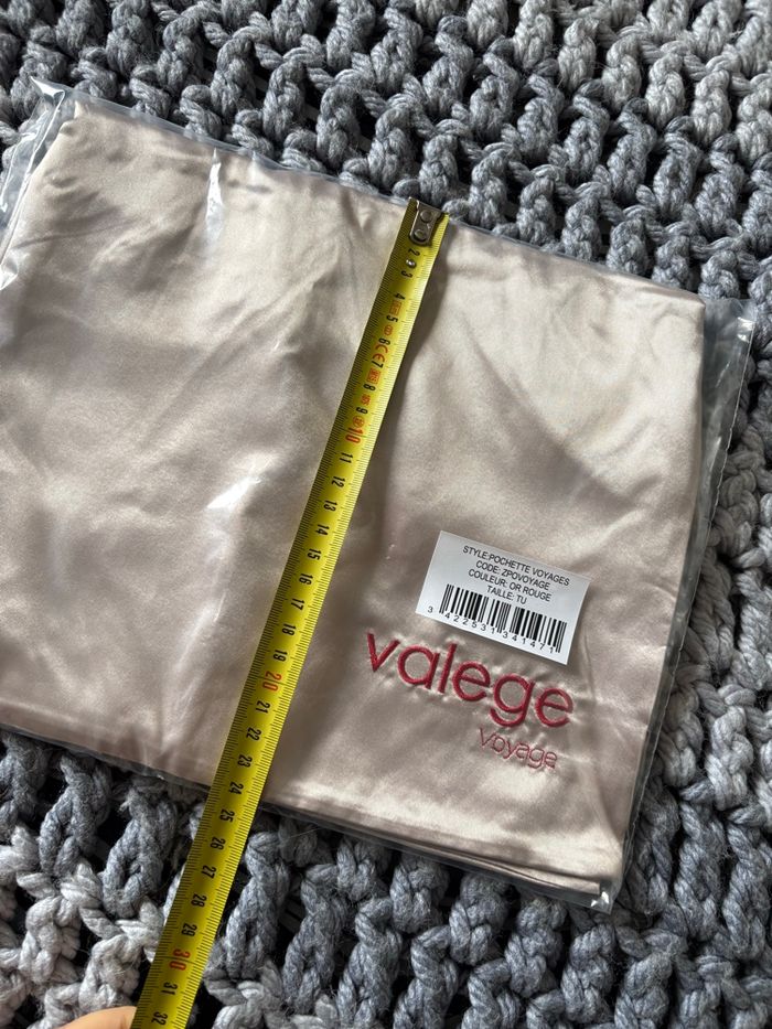 Pochette voyage satin Valege neuve - photo numéro 4