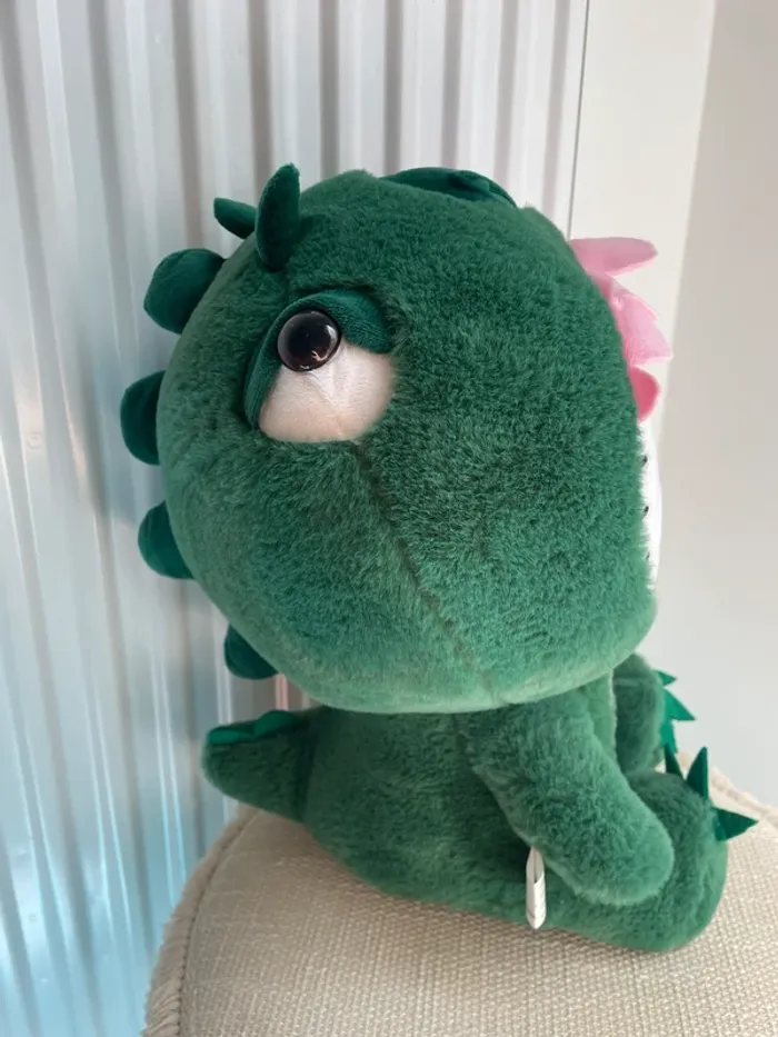 Peluche Sanrio Hello Kitty Dinosaure 🦖 - photo numéro 5