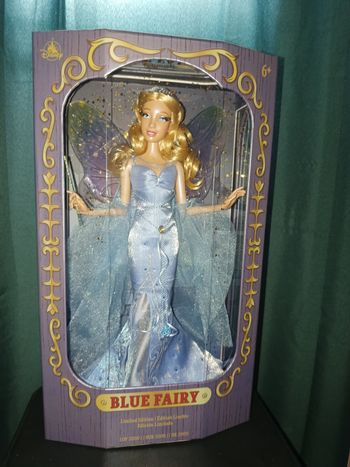 Poupée Disney en édition limitée la fée bleue