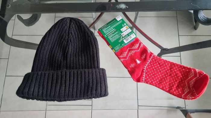 Lot bonnet noir et chaussettes lidl - photo numéro 2