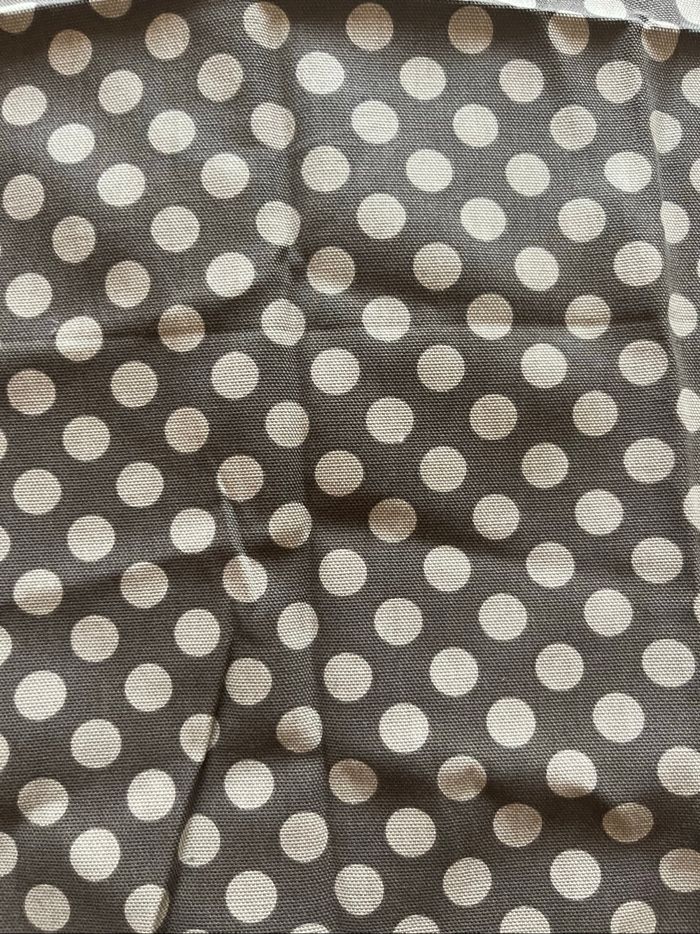 Tissu imprimé à pois