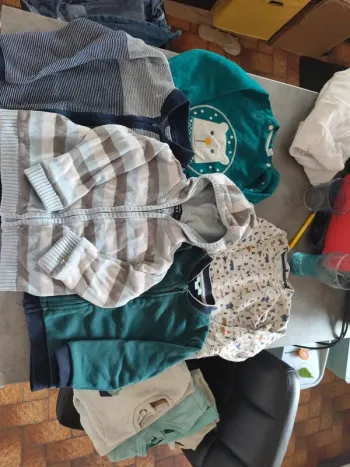 Lot pull/ gilet 23 mois