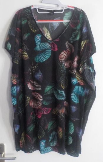 TUNIQUE / TSHIRT H&M Taille S Fond noir Dessin fougères et ananas multicolores