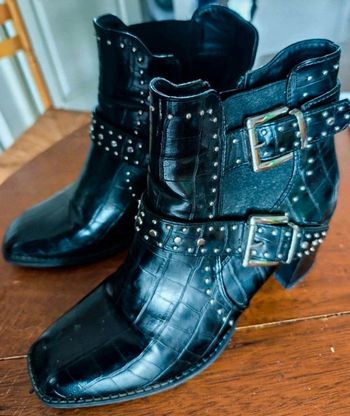Bottines noires vernies cloutées motardes Rock 41