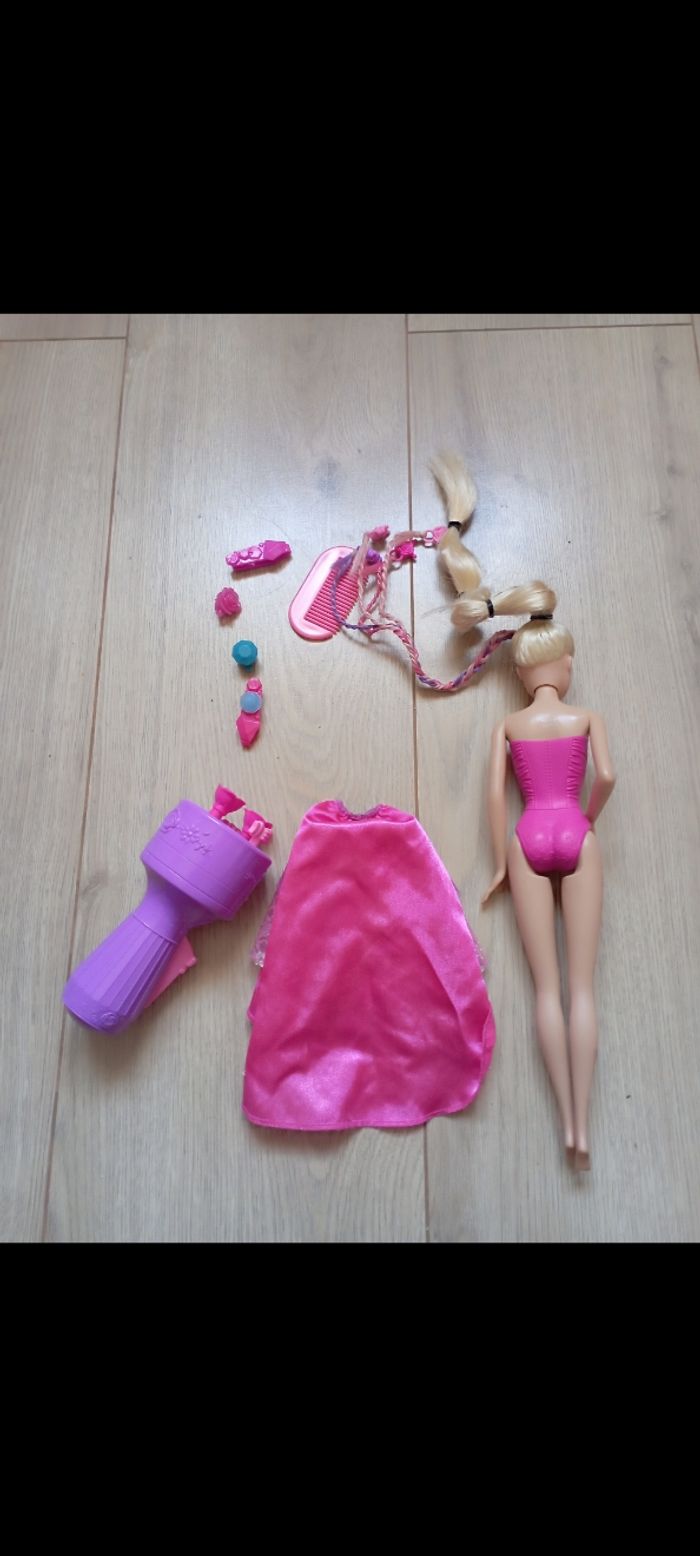Barbie avec appareil pour tresser les cheveux 3€ - photo numéro 2