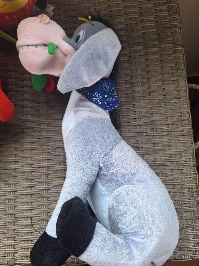 Lot peluches (Ane shrek , 2 peluches minion et 1 fraise) - photo numéro 3