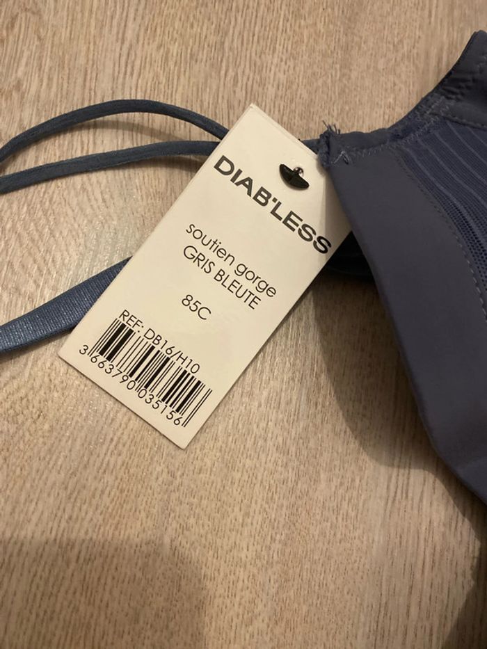 Soutien gorge Diabless 85C Neuf - photo numéro 3