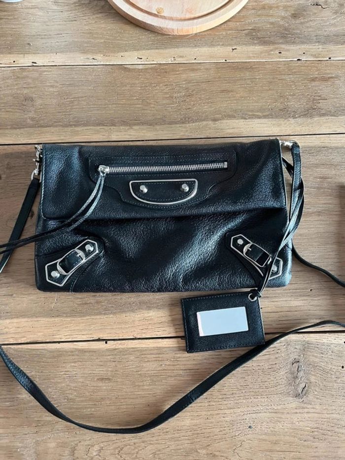 Sac enveloppe Balenciaga en cuir noir - photo numéro 3