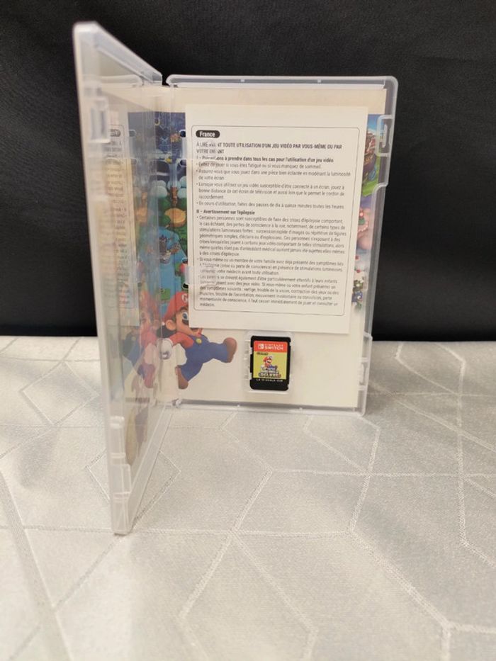 Jeu Super Mario Bros U Deluxe - Switch - photo numéro 2