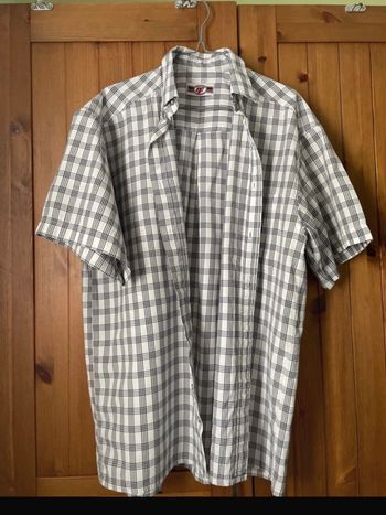 Chemise à carreaux manche courte