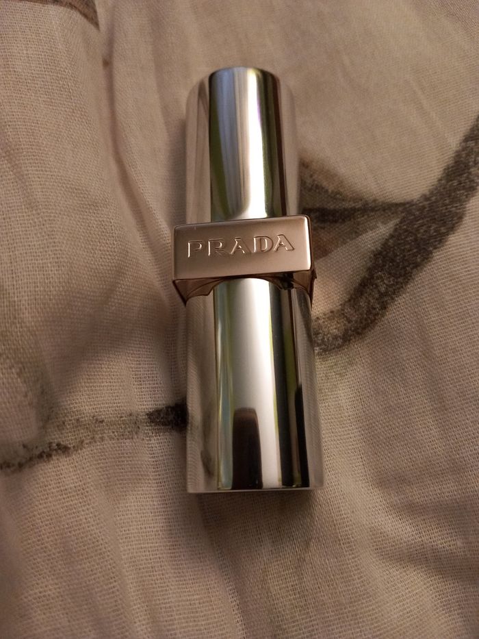 rouge à lèvres prada - photo numéro 3