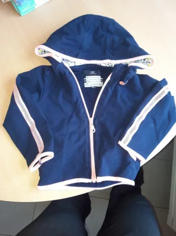 Gilet à capuche 4 ans