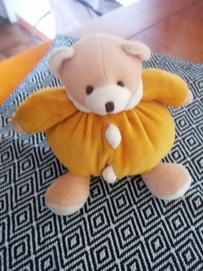 Doudou peluche ourson baby sun couleur moutarde