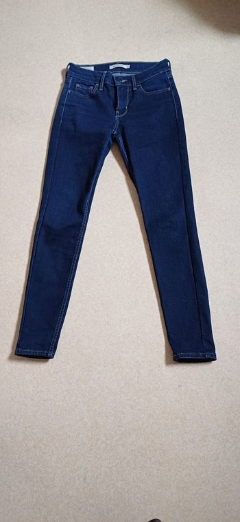 Jean levi's skinny fit w25 l 28 neuf