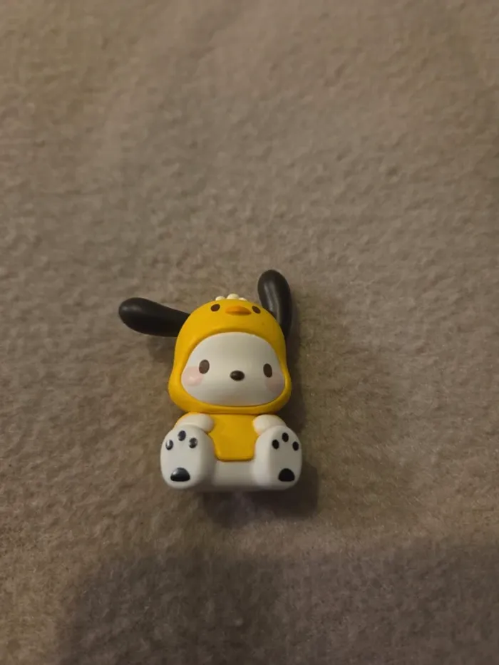 Pochacco, Hello Kitty and Friends (Cross Dressing)