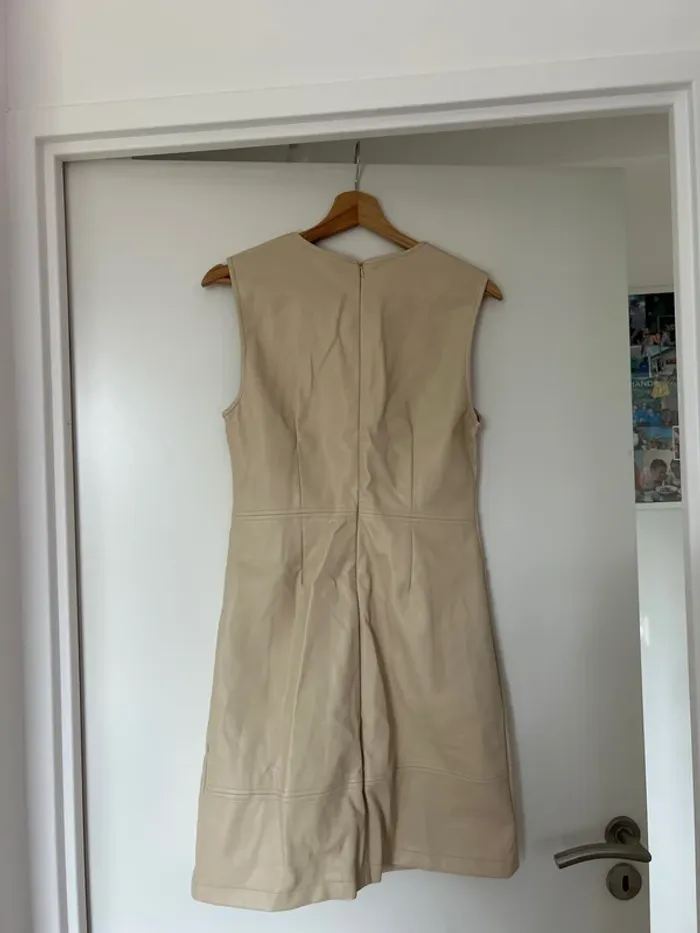 Robe en cuir Primark taille 38 - photo numéro 3