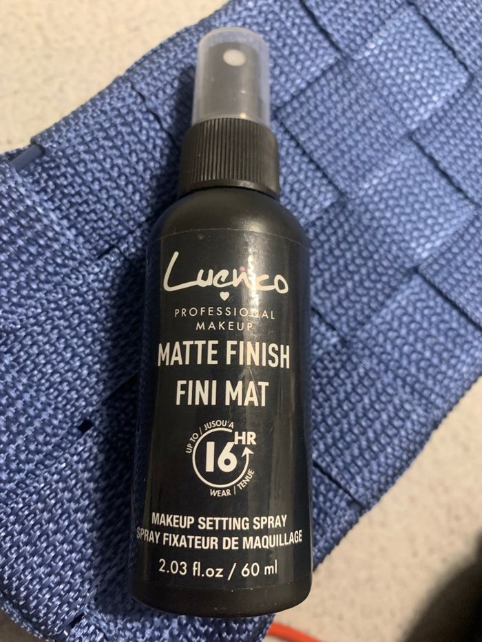 Spray fixateur - photo numéro 3