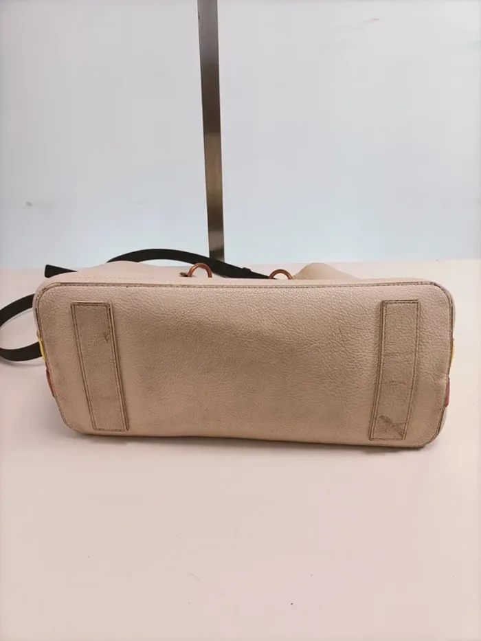 Sac à main Tommy Hiffiger beige rouge porté épaule bandoulière - photo numéro 6