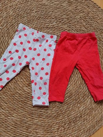 2 pantalons ,mots d enfants, 12 mois