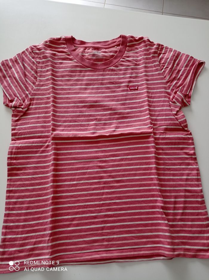 T shirt Levi s