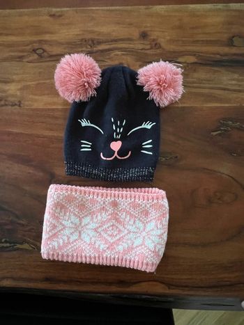 Bonnet et tour de coup bébé fille