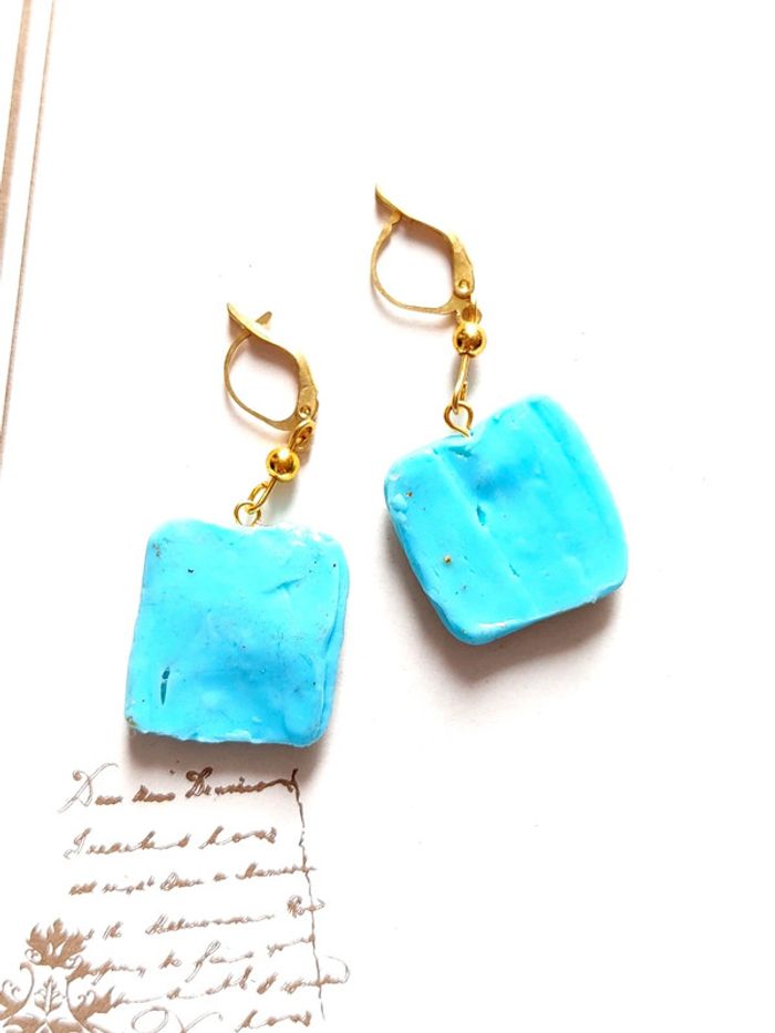 Magnifique paire de boucles d'oreilles pendantes bleu et or - photo numéro 7