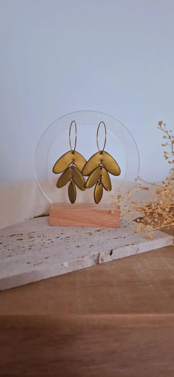 Brume or antique  – Boucles d’oreilles pendantes – Création unique
💛