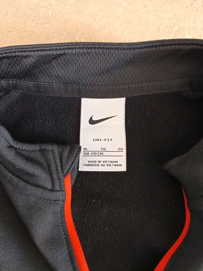 Haut de sport nike - photo numéro 2