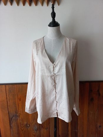 Chemisier beige brillant