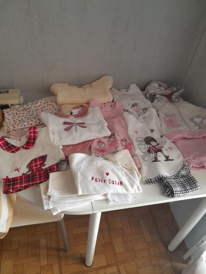 Lot vêtements fille 6mois - photo numéro 4