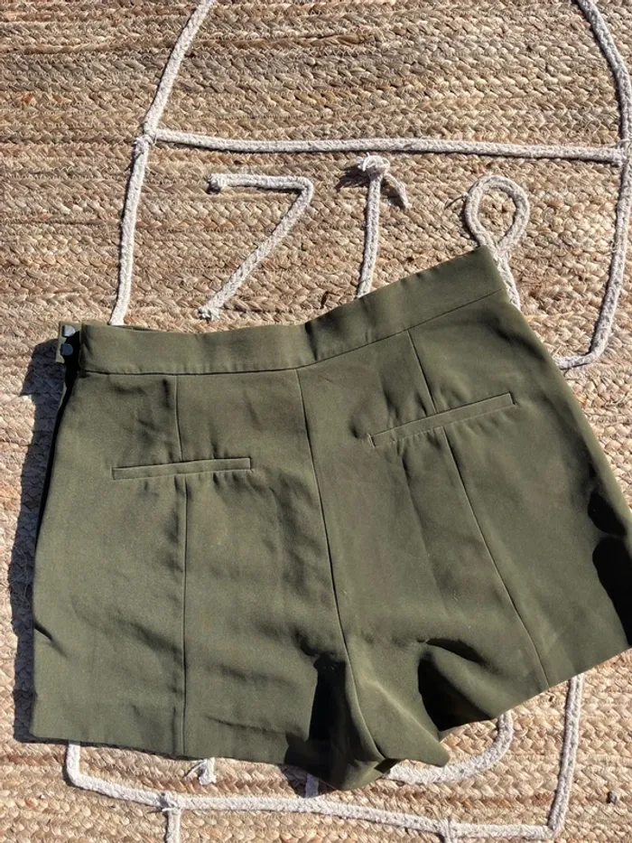 Short kaki - photo numéro 2