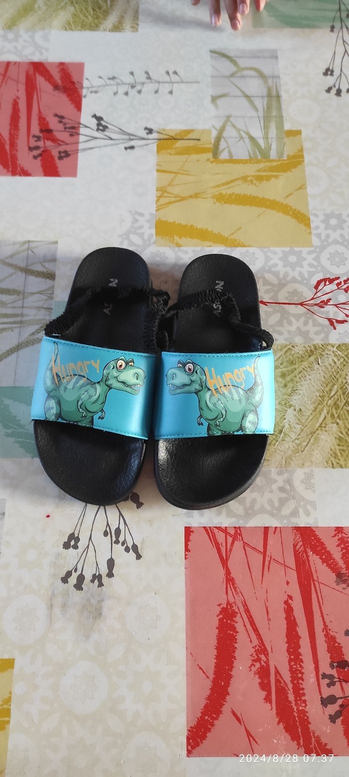 Claquettes dinosaure Amazon 32/33 - photo numéro 3