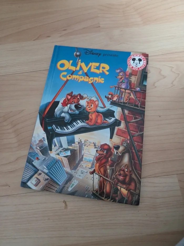 Livre disney Oliver et compagnie