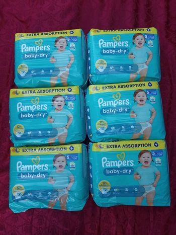 Six paquets de couches Pampers baby-dry  T5+ taille 5+