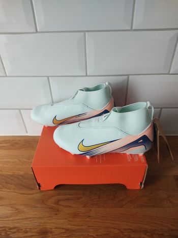 Crampons Nike T 32