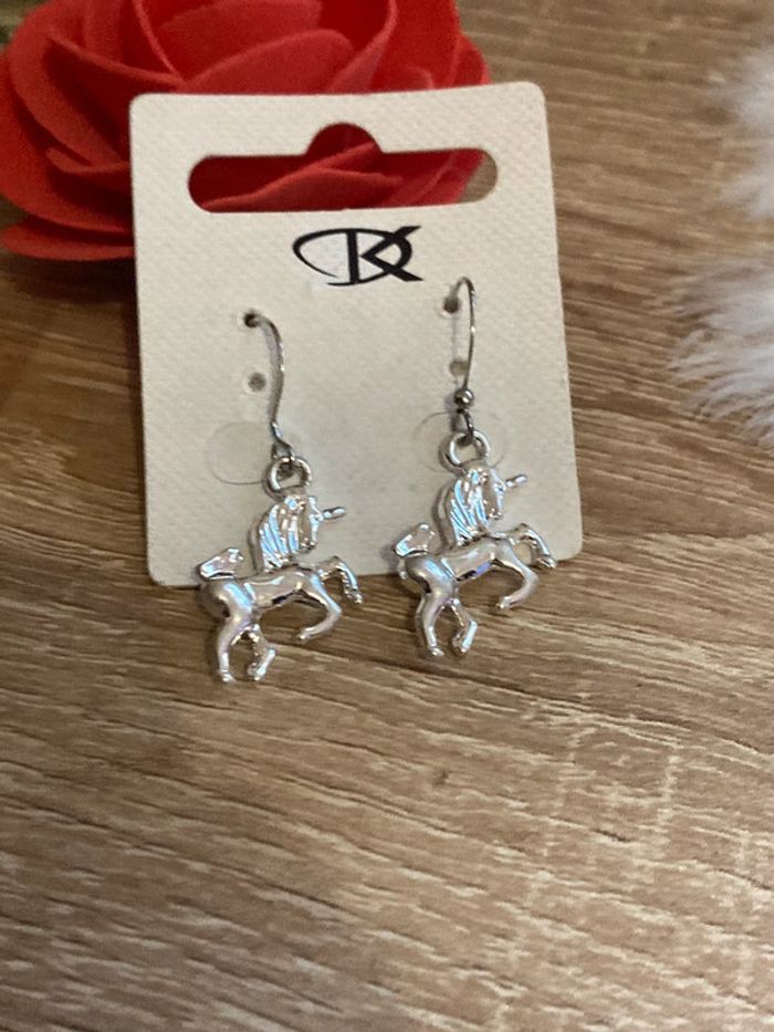 boucles d’oreilles licornes - photo numéro 3