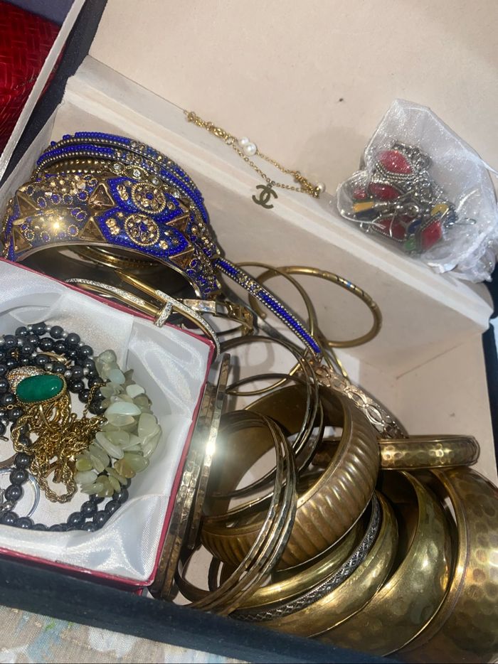 Lot bijoux vintage et moderne