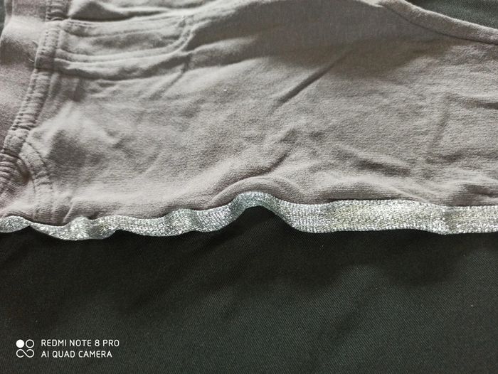 Pantalon avec liseré argentés - photo numéro 2