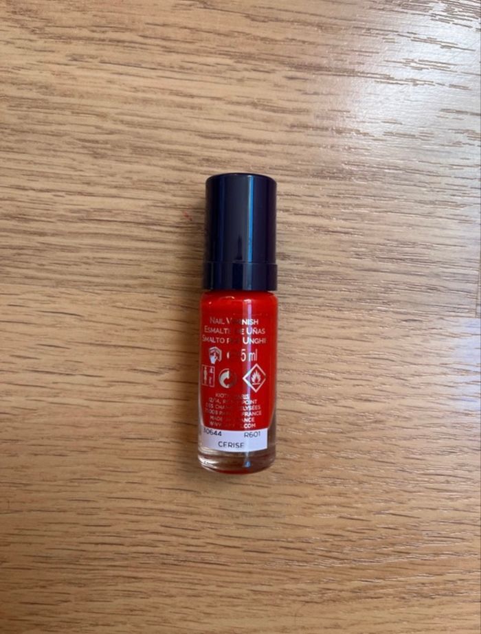 Vernis à ongles rouge Kiotis - photo numéro 2
