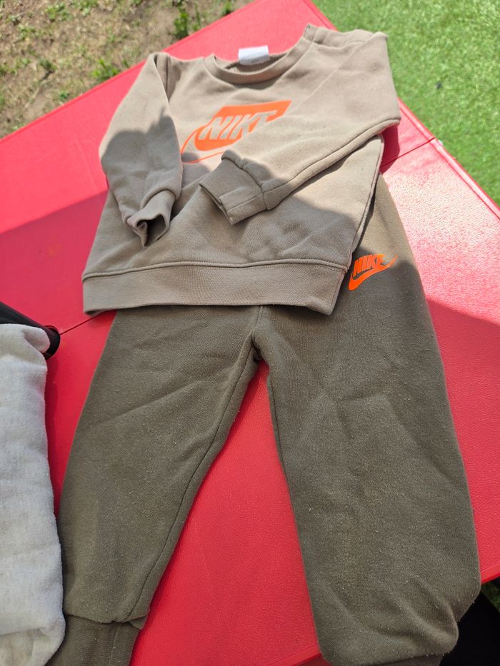 Ensemble bebe nike 18mois