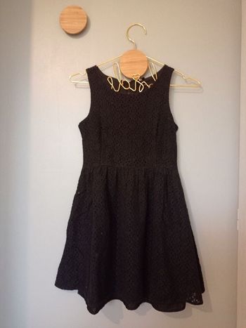 Robe en broderie anglaise noire