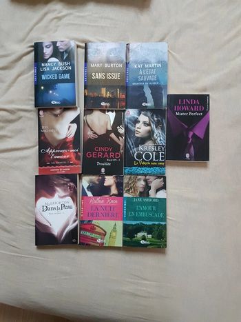 Lot 10 Livres romance et fantastique