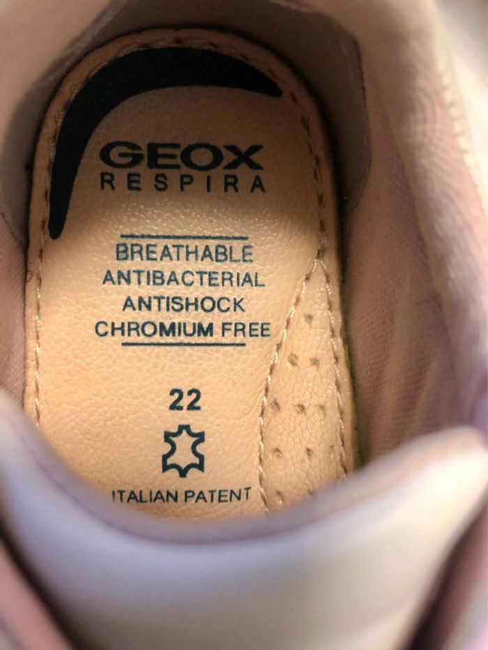 Chaussures taille 22 - photo numéro 4