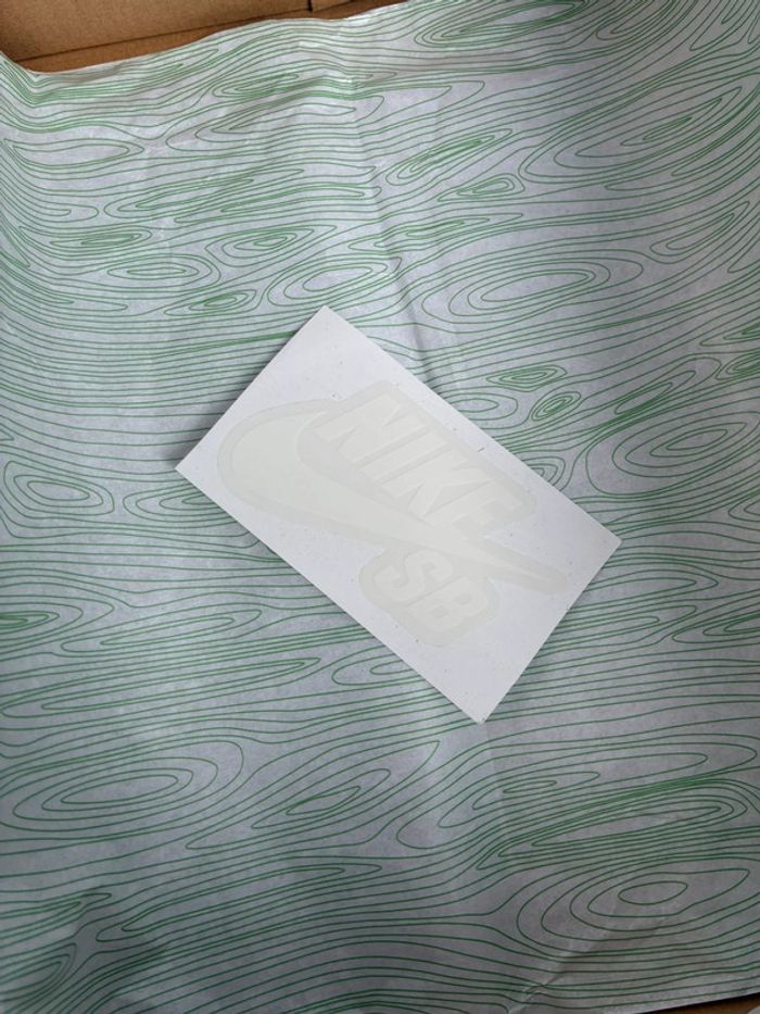 Baskets Nike dunk low pro monarch pointure 44 neuves avec boîte - photo numéro 17