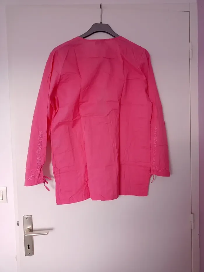 Chemise blouse rose fushia légère - photo numéro 2