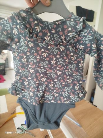 #kytie12moisfille. Body manche longue taille 12 mois