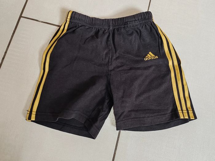 Short adidas