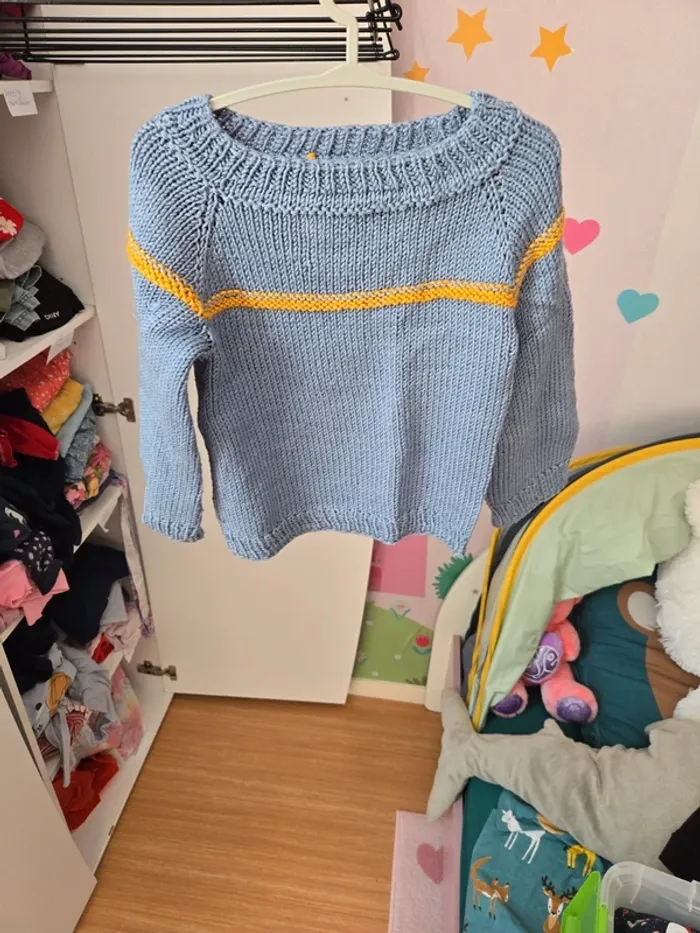 Pull garçon fait main taille 4 ans - photo numéro 3