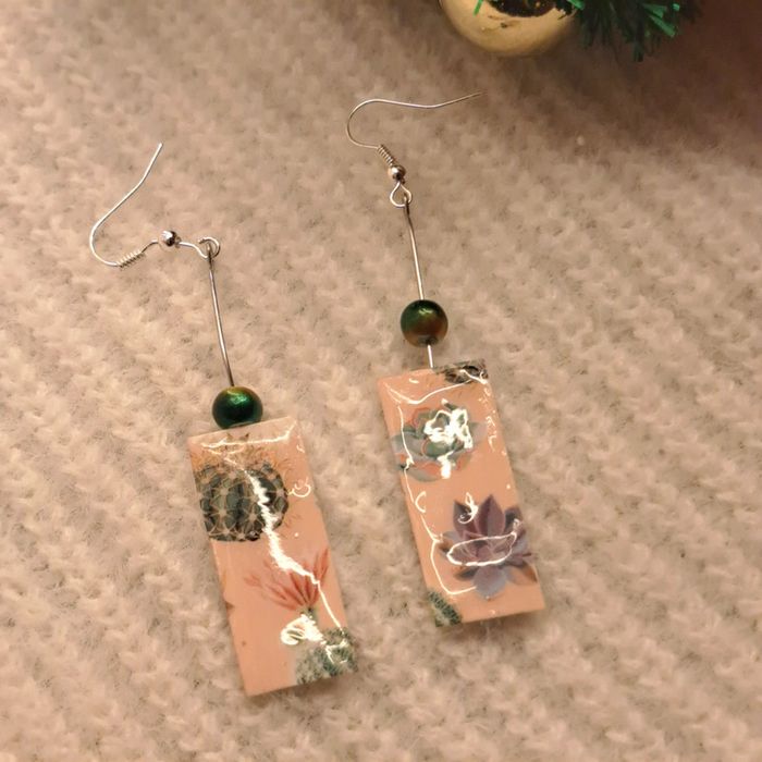 Boucles d'oreilles pendante multicolore légère